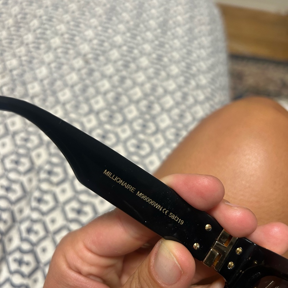 Authentic Louis Vuitton sunglasses - Picture 7 of 10